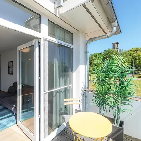 Hafensegler Am Stadthafen